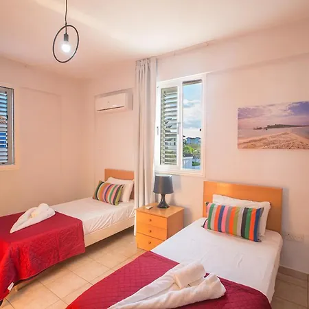 You Will Love This Luxury 5 Bedroom Holiday In Protaras With Private Pool 1327 וילה פאראלימני