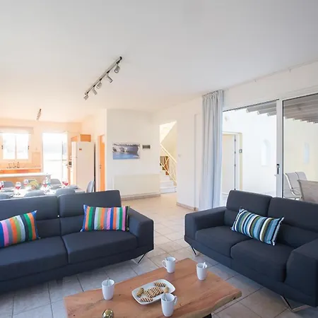 You Will Love This Luxury 5 Bedroom Holiday In Protaras With Private Pool 1327 וילה